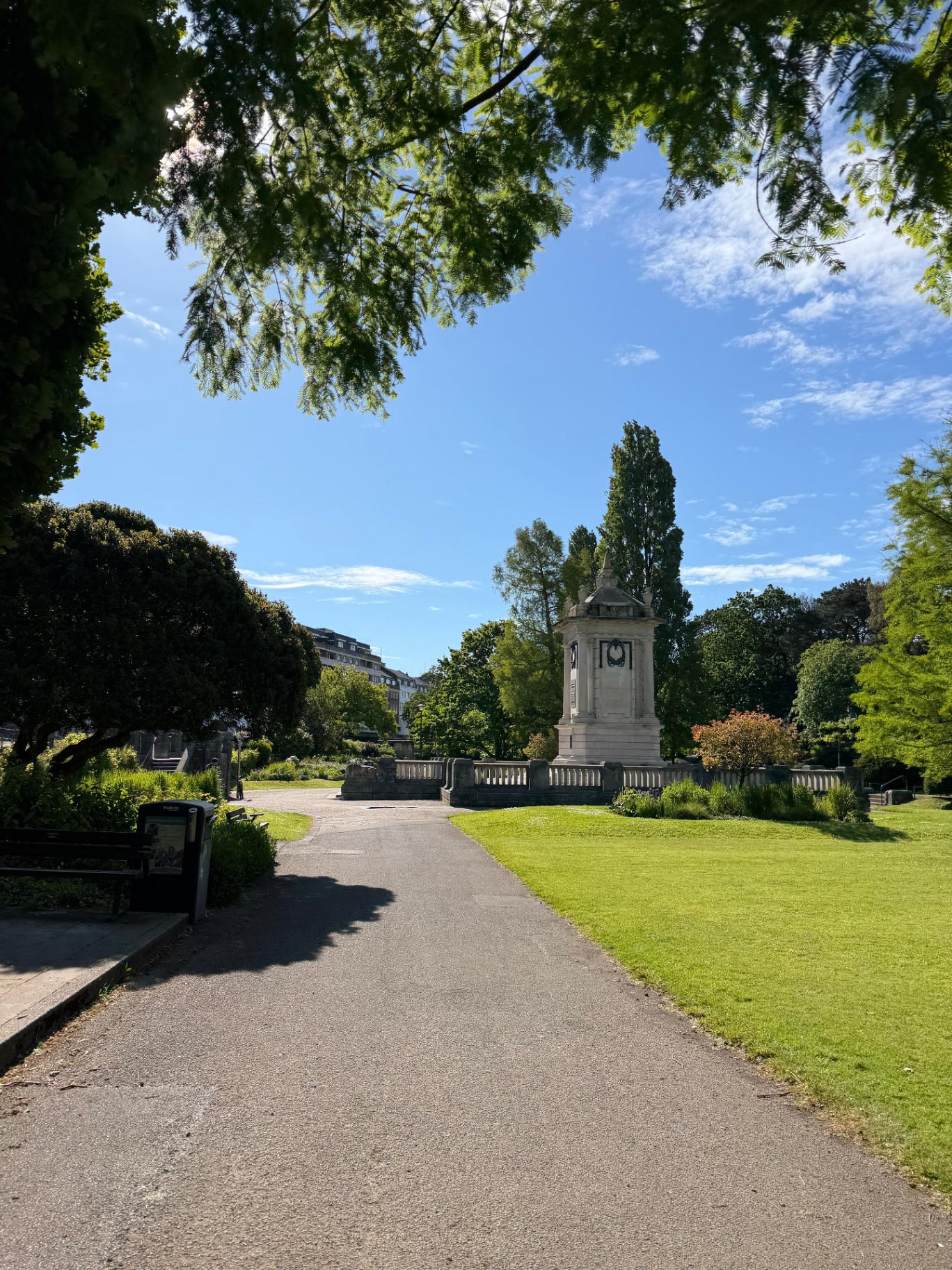 Bournemouth Square war memorial gardens — Town to Trail race start